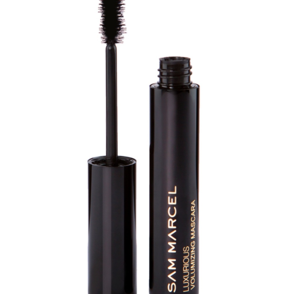 VOLUMIZING MASCARA